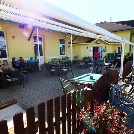 Gasthuis Restaurace Bowling Rakovec Řepišt